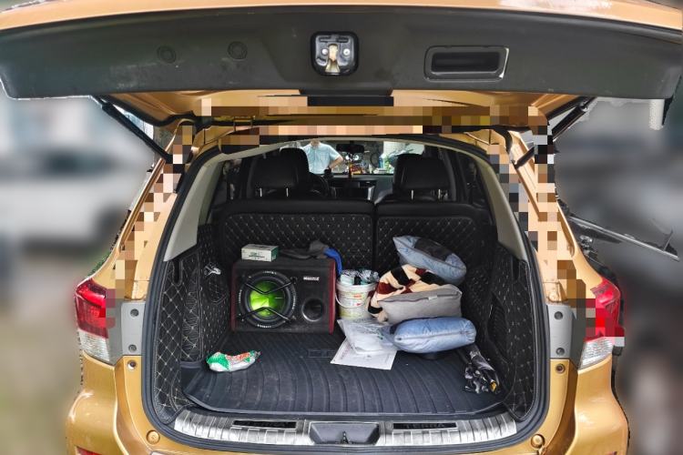 Used Nissan Terra 2018 2.5L Automatic 2WD Luxury Edition Trunk