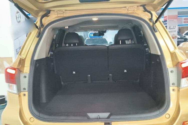 Used Nissan Terra 2018 2.5L Automatic 2WD Smart Enjoyment Version Trunk