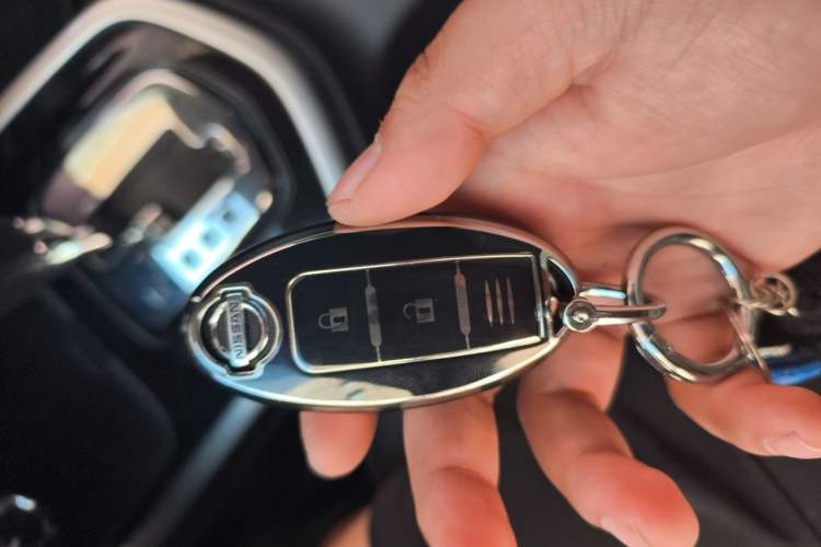 Used Nissan Terra 2018 2.5L Automatic 4x4 Luxury Edition Vehicle Key