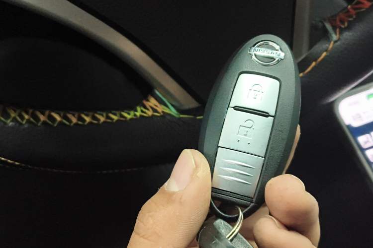 Used Nissan Terra 2018 2.5L Automatic 2WD Smart Enjoyment Version Vehicle Key