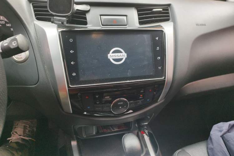 Used Nissan Terra 2020 2.5L XV Automatic 2WD Smart Edition Audio And AC Panel