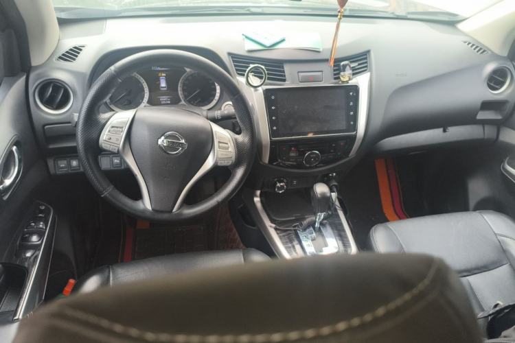 Used Nissan Terra 2020 2.5L XV 4WD Automatic Four-Wheel Drive Flagship Edition Center Console