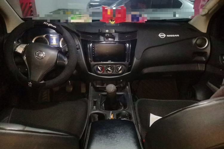 Used Nissan Terra 2020 2.5L XE Manual Two-Wheel-Drive Elite Edition Center Console