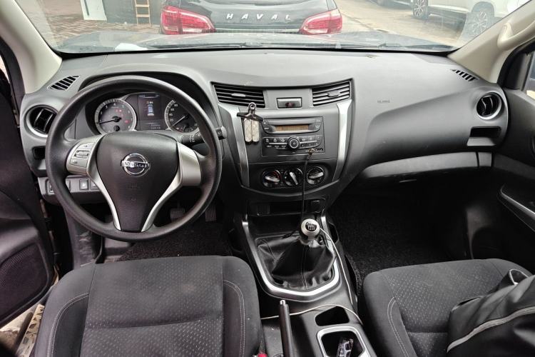 Used Nissan Terra 2020 2.5L XE Manual Two-Wheel-Drive Elite Edition Center Console