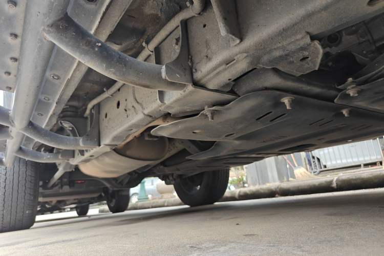 Used Nissan Terra 2020 2.5L XE Manual Two-Wheel-Drive Elite Edition Chassis Front Right