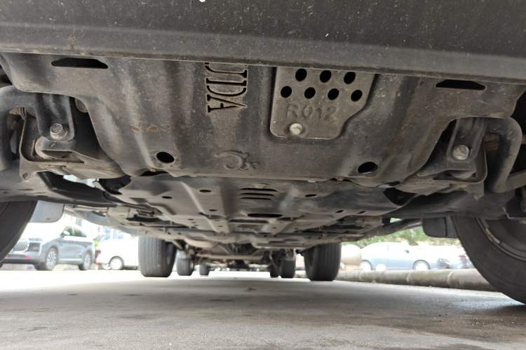 Used Nissan Terra 2020 2.5L XE Manual Two-Wheel-Drive Elite Edition Chassis Front