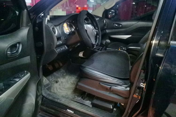 Used Nissan Terra 2020 2.5L XE Manual Two-Wheel-Drive Elite Edition Driver Seat