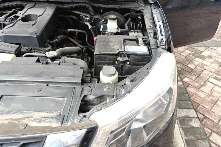 Used Nissan Terra 2020 2.5L XE Manual Two-Wheel-Drive Elite Edition Engine Bay Left