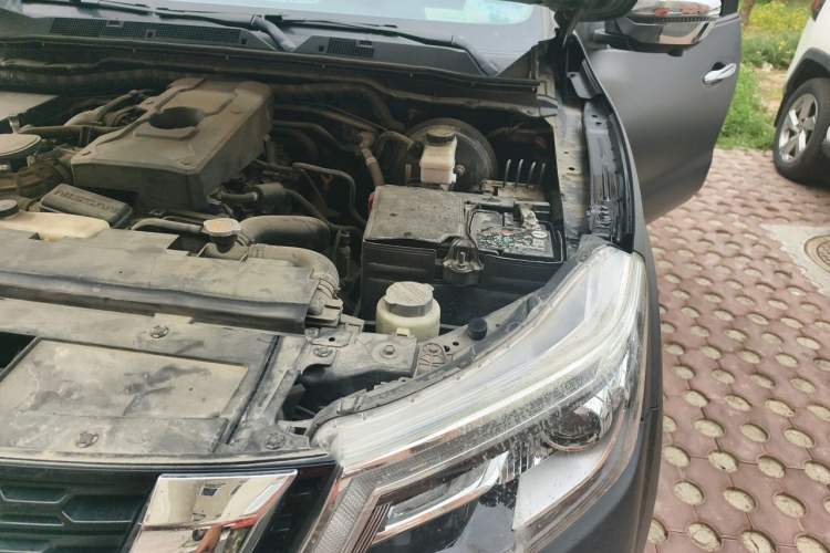Used Nissan Terra 2020 2.5L XV Automatic 2WD Smart Edition Engine Bay Left