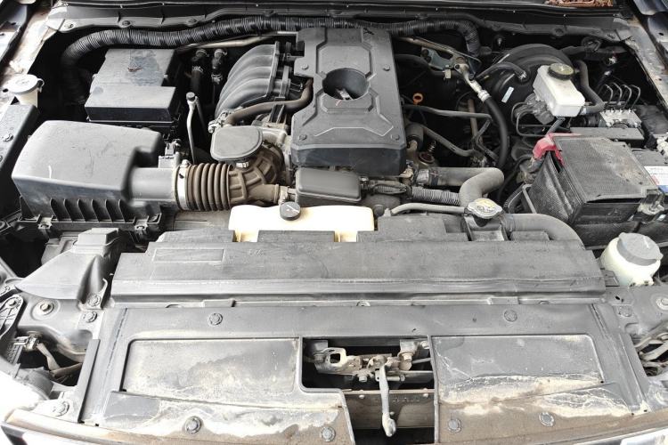 Used Nissan Terra 2020 2.5L XE Manual Two-Wheel-Drive Elite Edition Engine Bay