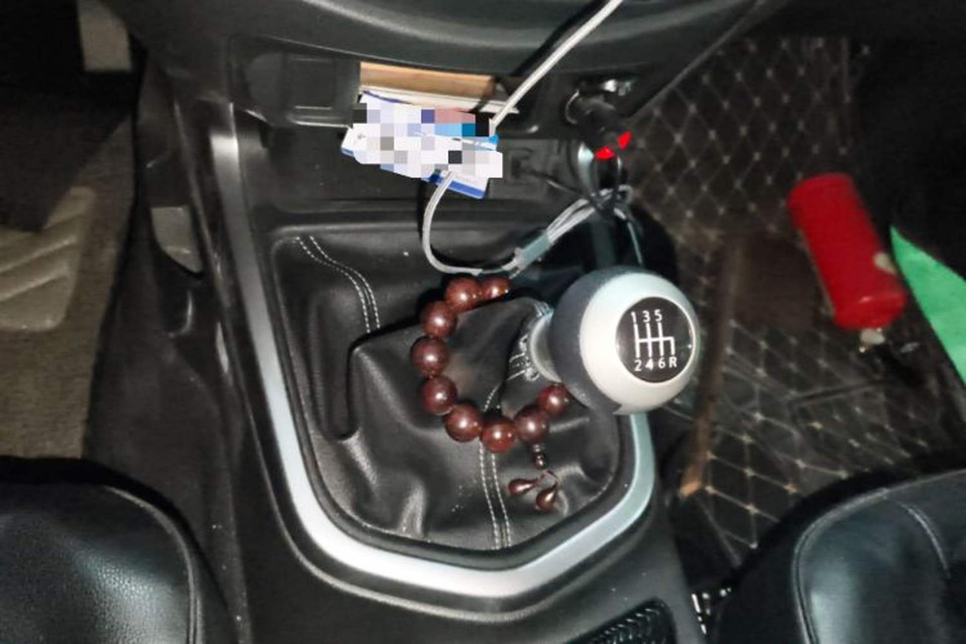 Used Nissan Terra 2020 2.5L XE Manual Two-Wheel-Drive Elite Edition Gear Lever