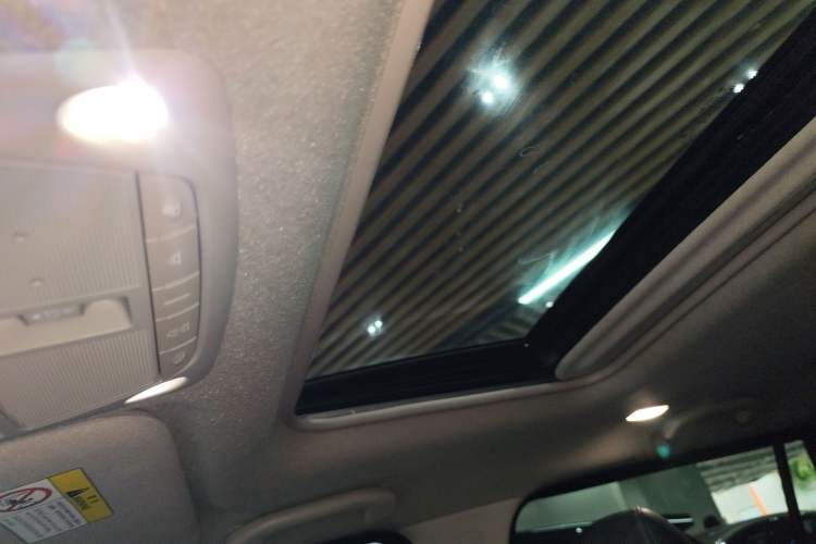 Used Nissan Terra 2020 2.5L XL Upper Automatic Two-Wheel Drive Luxury Edition Headliner