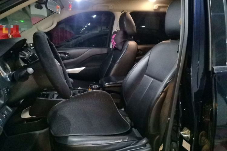 Used Nissan Terra 2020 2.5L XE Manual Two-Wheel-Drive Elite Edition Left Front Seat