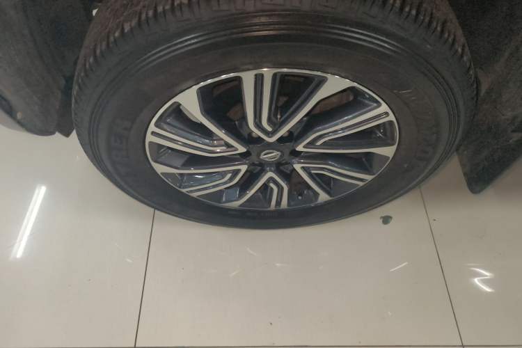 Used Nissan Terra 2020 2.5L XL Upper Automatic Two-Wheel Drive Luxury Edition Left Front Wheel Hub