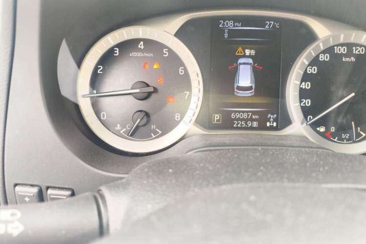 Used Nissan Terra 2020 2.5L XV 4WD Automatic Four-Wheel Drive Flagship Edition Odometer Close Up