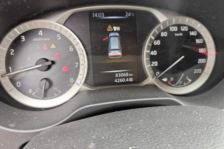Used Nissan Terra 2020 2.5L XE Manual Two-Wheel-Drive Elite Edition Odometer Close Up