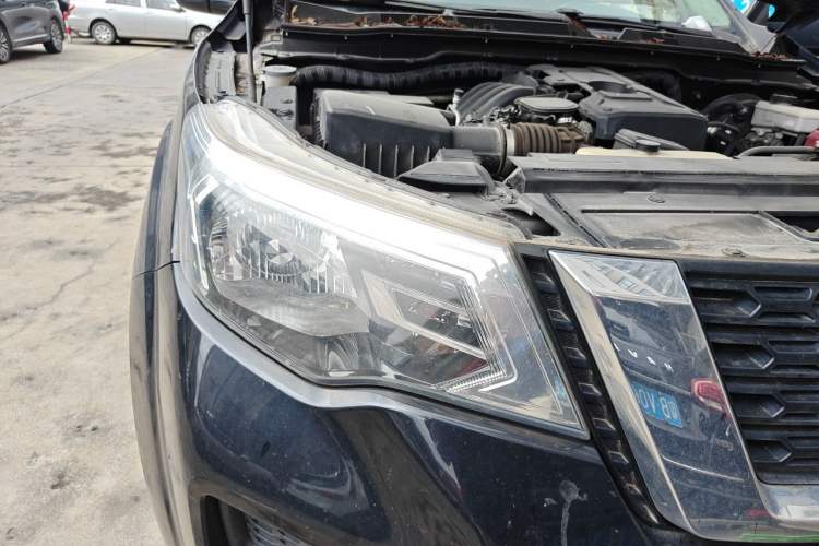 Used Nissan Terra 2020 2.5L XE Manual Two-Wheel-Drive Elite Edition Right Front Headlight