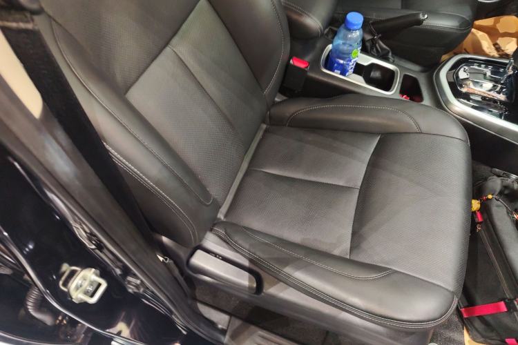 Used Nissan Terra 2020 2.5L XL Upper Automatic Two-Wheel Drive Luxury Edition Right Front Seat