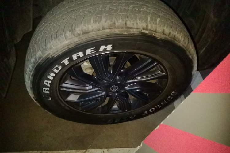 Used Nissan Terra 2020 2.5L XE Manual Two-Wheel-Drive Elite Edition Right Front Wheel Hub