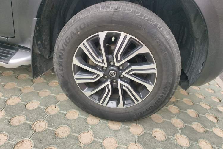 Used Nissan Terra 2020 2.5L XV Automatic 2WD Smart Edition Right Front Wheel Hub
