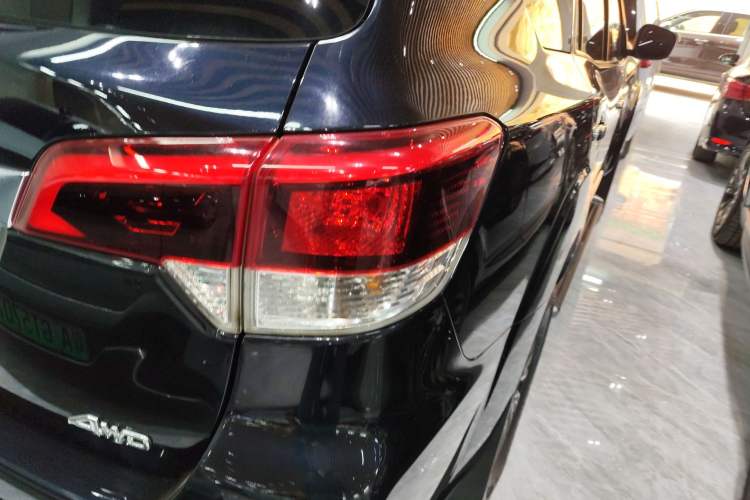 Used Nissan Terra 2020 2.5L XL Upper Automatic Two-Wheel Drive Luxury Edition Right Rear Taillight
