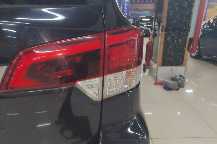 Used Nissan Terra 2020 2.5L XL Upper Automatic Two-Wheel Drive Luxury Edition Right Rear Taillight