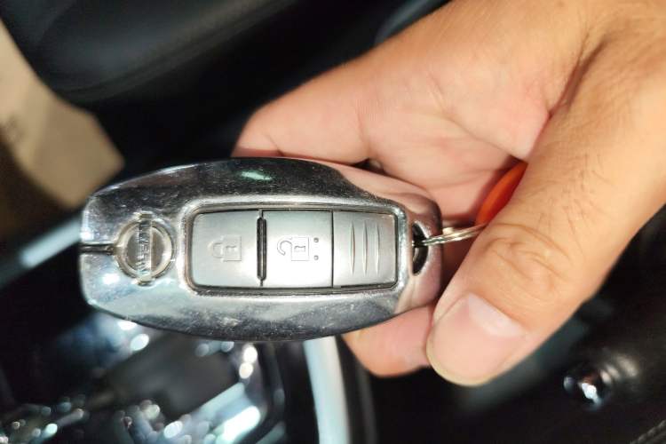 Used Nissan Terra 2020 2.5L XL Upper Automatic Two-Wheel Drive Luxury Edition Vehicle Key