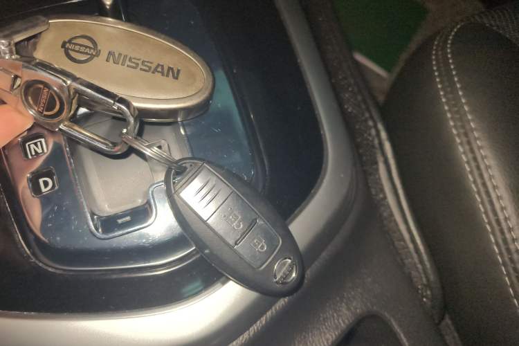 Used Nissan Terra 2020 2.5L XL Upper Automatic Two-Wheel Drive Luxury Edition Vehicle Key