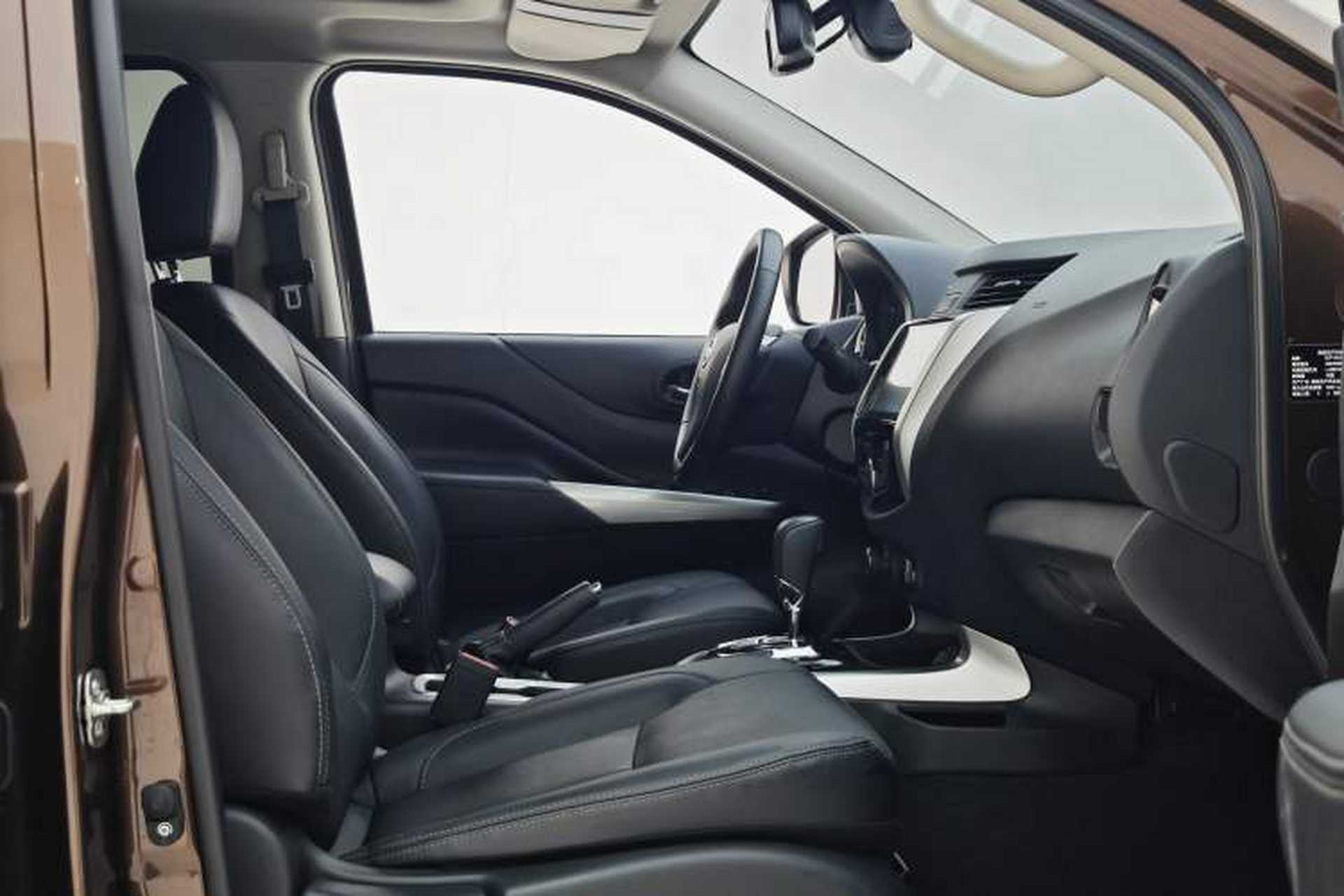 Used Nissan Terra 2020 2.5L XV 4WD Automatic Four-Wheel Drive Flagship Edition Interior 3