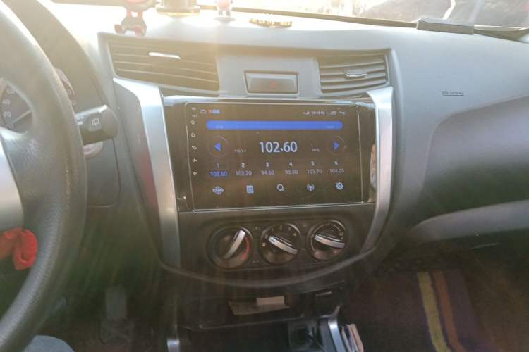 Used Nissan Terra 2020 2.5L XE Manual Two-Wheel-Drive Elite Edition Audio And AC Panel