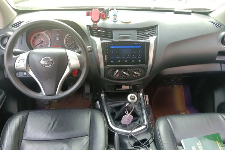 Used Nissan Terra 2020 2.5L XE Manual Two-Wheel-Drive Elite Edition Center Console