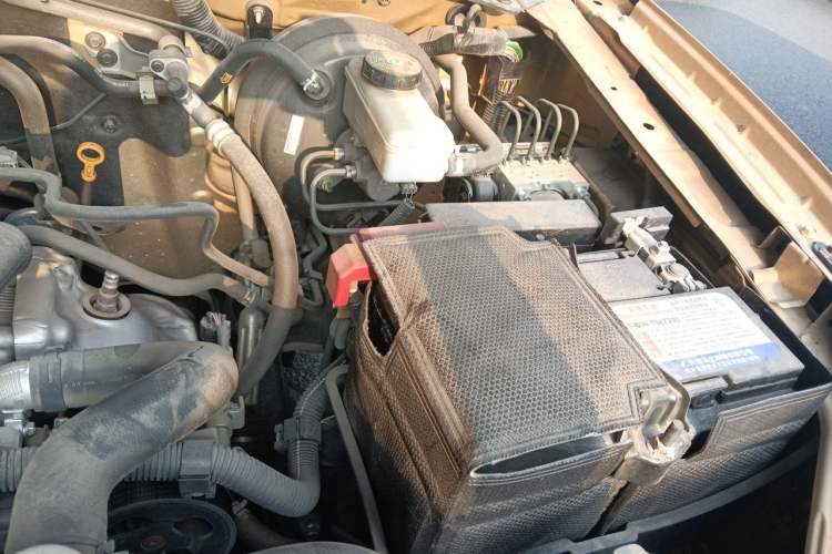 Used Nissan Terra 2020 2.5L XE Manual Two-Wheel-Drive Elite Edition Engine Bay Left