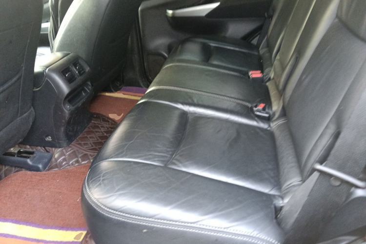 Used Nissan Terra 2020 2.5L XE Manual Two-Wheel-Drive Elite Edition Left Rear Seat