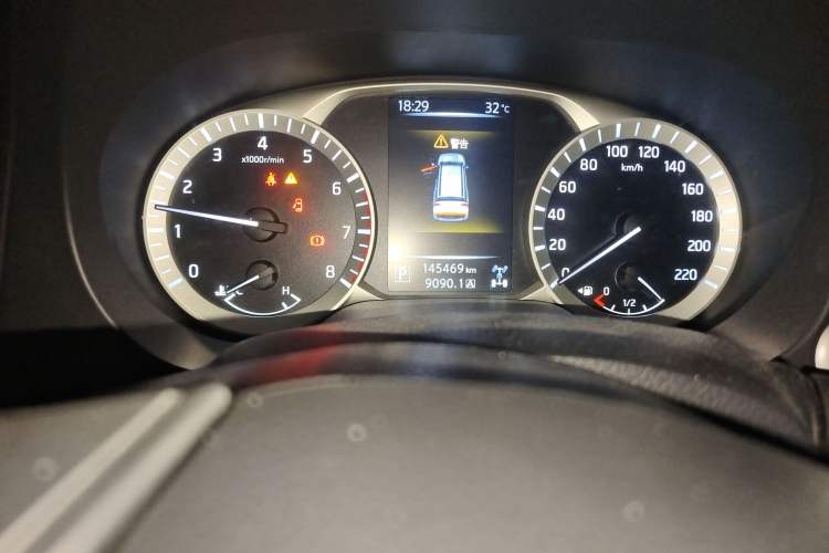 Used Nissan Terra 2020 2.5L XL Upper 4WD Automatic Four-Wheel Drive Luxury Edition Odometer Close Up
