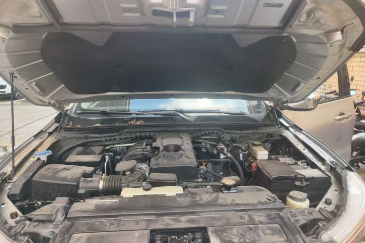 Used Nissan Terra 2020 2.5L XL Upper Automatic Two-Wheel Drive Luxury Edition Engine Bay