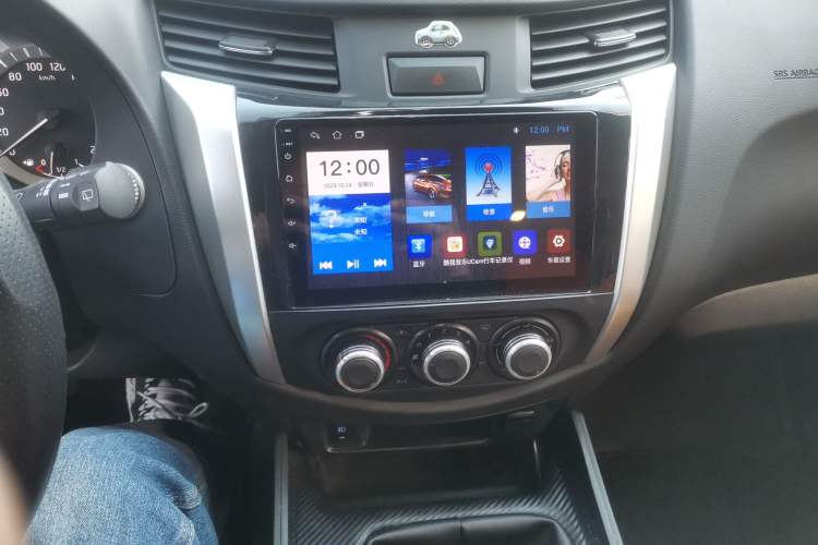 Used Nissan Terra 2020 2.5L XE Manual Two-Wheel-Drive Elite Edition Audio And AC Panel