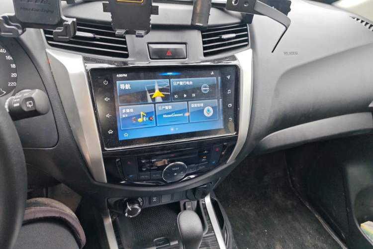 Used Nissan Terra 2020 2.5L XV 4WD Automatic Four-Wheel Drive Flagship Edition Audio And AC Panel