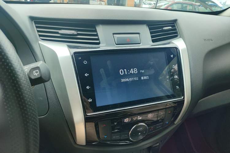 Used Nissan Terra 2020 2.5L XV 4WD Automatic Four-Wheel Drive Flagship Edition Audio And AC Panel