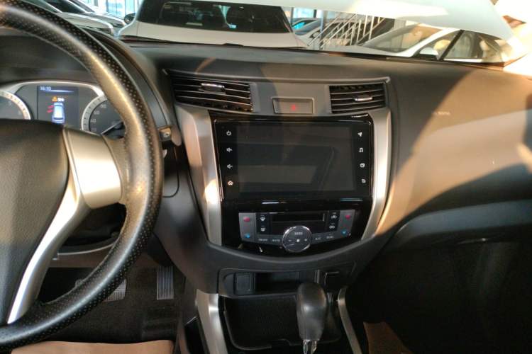 Used Nissan Terra 2020 2.5L XL Upper Automatic Two-Wheel Drive Luxury Edition Audio And AC Panel