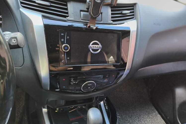 Used Nissan Terra 2020 2.5L XL Upper Automatic Two-Wheel Drive Luxury Edition Audio And AC Panel