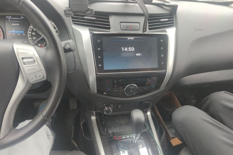 Used Nissan Terra 2020 2.5L XV 4WD Automatic Four-Wheel Drive Flagship Edition Audio And AC Panel