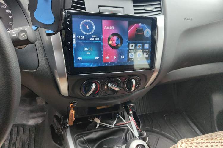 Used Nissan Terra 2020 2.5L XE Manual Two-Wheel-Drive Elite Edition Audio And AC Panel