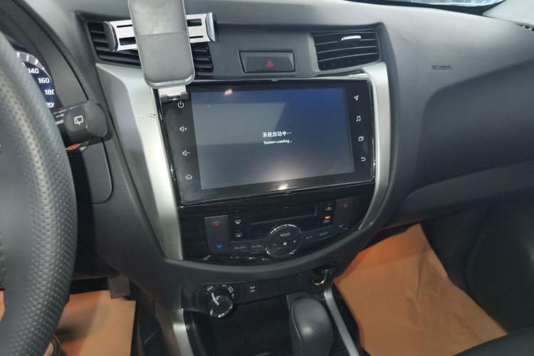 Used Nissan Terra 2020 2.5L XV 4WD Automatic Four-Wheel Drive Flagship Edition Audio And AC Panel