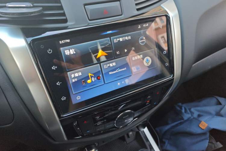 Used Nissan Terra 2020 2.5L XV 4WD Automatic Four-Wheel Drive Flagship Edition Audio And AC Panel
