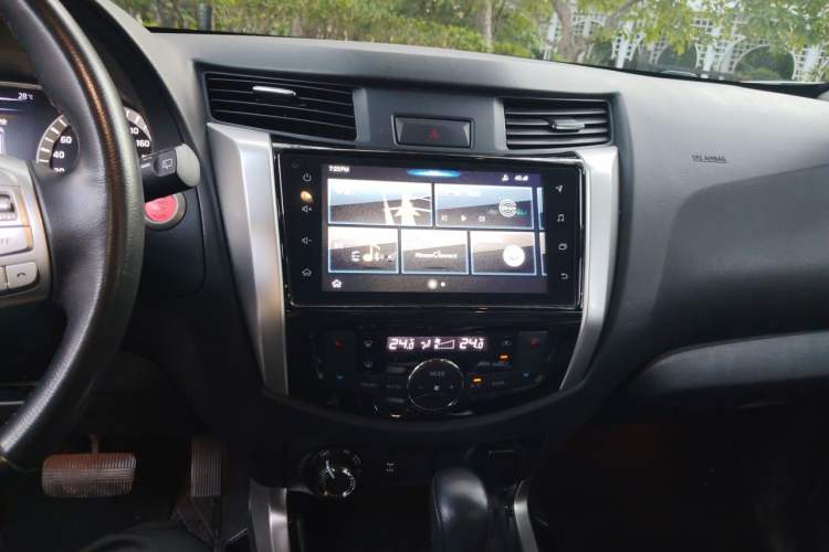 Used Nissan Terra 2020 2.5L XV 4WD Automatic Four-Wheel Drive Flagship Edition Audio And AC Panel