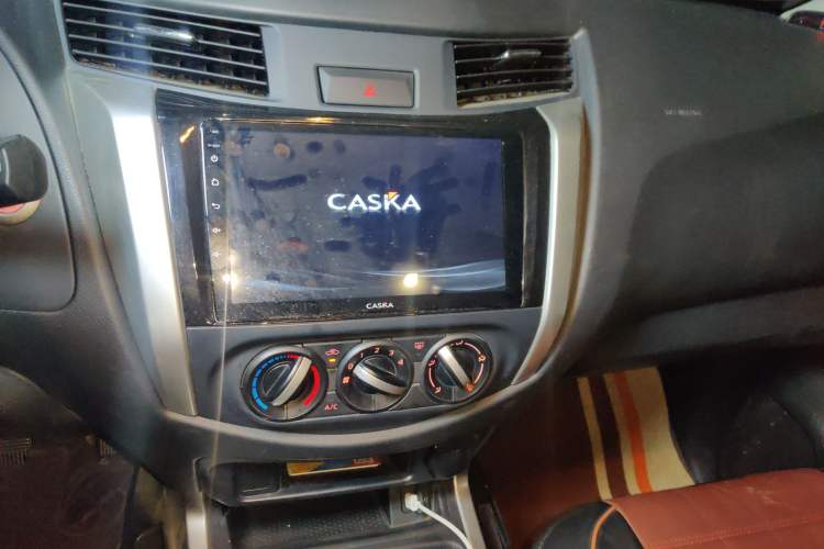 Used Nissan Terra 2020 2.5L XE Manual Two-Wheel-Drive Elite Edition Audio And AC Panel