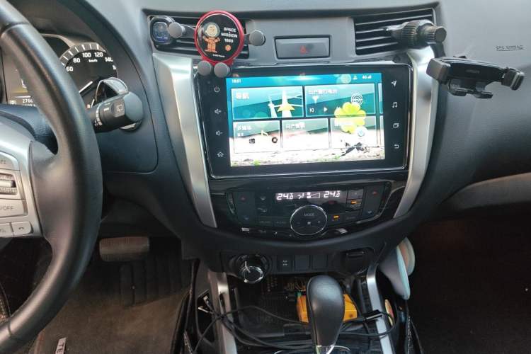 Used Nissan Terra 2020 2.5L XV 4WD Automatic Four-Wheel Drive Flagship Edition Audio And AC Panel