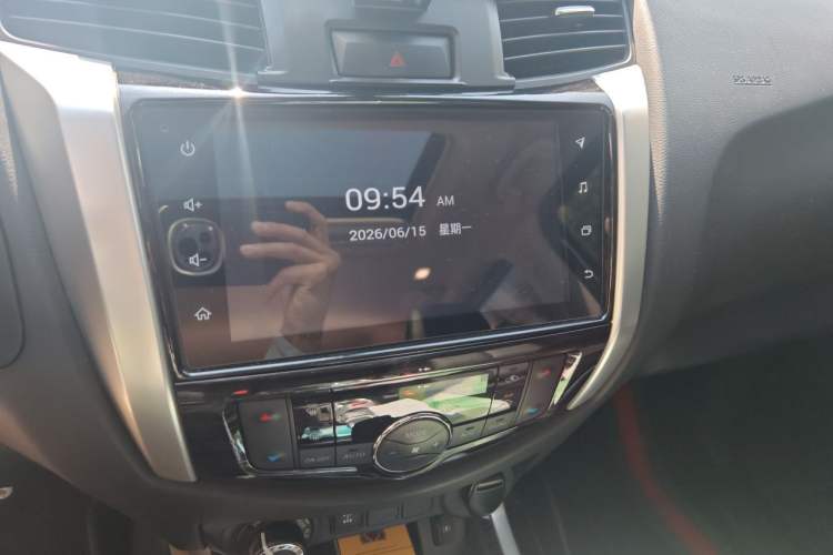 Used Nissan Terra 2020 2.5L XV 4WD Automatic Four-Wheel Drive Flagship Edition Audio And AC Panel