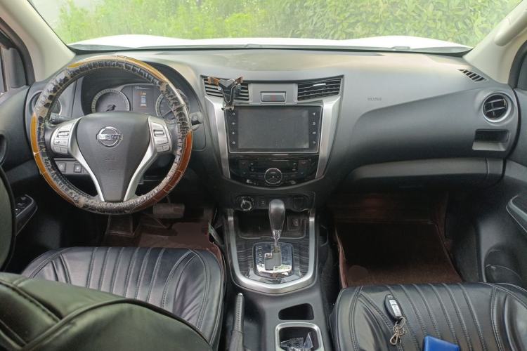 Used Nissan Terra 2020 2.5L XV 4WD Automatic Four-Wheel Drive Flagship Edition Center Console