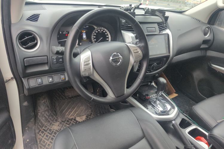 Used Nissan Terra 2020 2.5L XV 4WD Automatic Four-Wheel Drive Flagship Edition Center Console